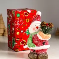 Сувенир керамика свет "Снеговик в красной шубке с еловой веточкой" 10х7,5х14,5 см