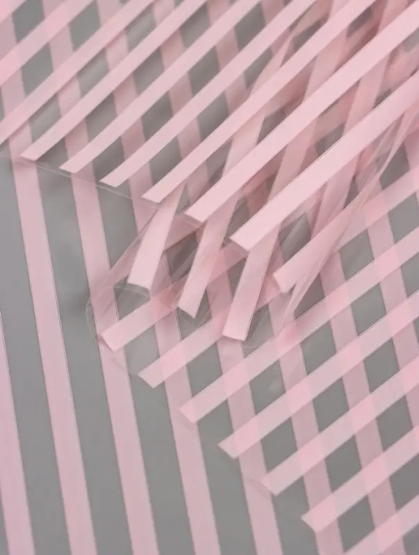 Пленка прозрачная с рисунком «Полосы узкие» Нежно-розовый 0.7×8.2±5%м