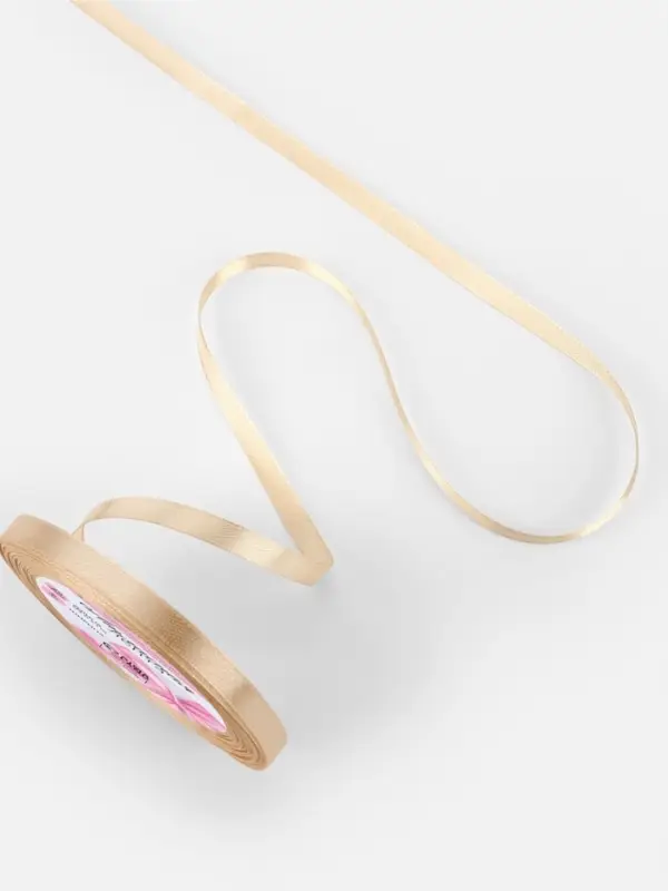 Лента атласная, 6 мм, 23±1 м, светло-бежевая Лента атласная, 6 мм, 23±1 м, светло-бежевая