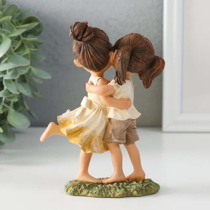 Сувенир полистоун  Сувенир полистоун "Лучшие подружки" 9,5х5х13 см