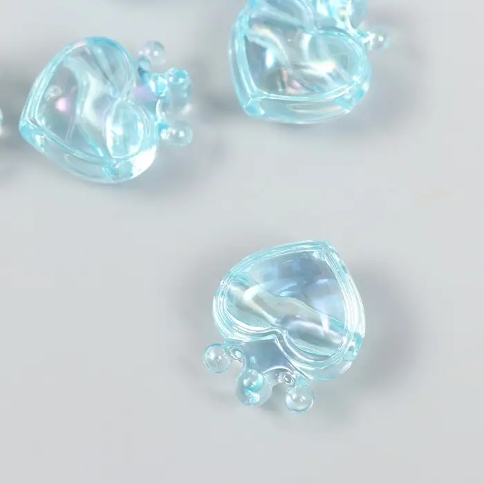 Бусина для рукоделия и плетения «Арт Узор. Сердечко с короной голубое», пластик, 2.1×1.4×2.5 см