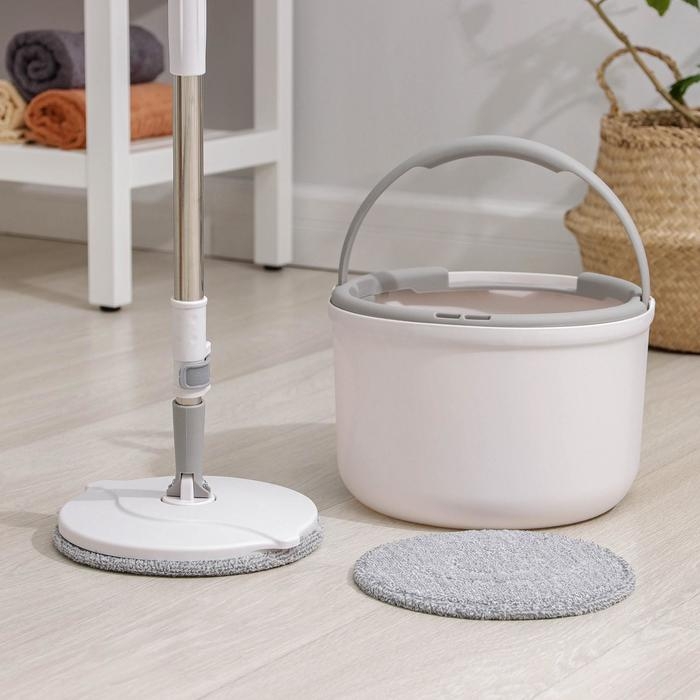 Швабра с отжимом и ведро, насадка из микрофибры Швабра с отжимом и ведро, насадка из микрофибры