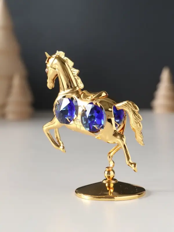 Сувенир Лошадка маленькая с 4-мя синими хрусталиками на подставке, 6,5х4х8,5 см. Сувенир Лошадка маленькая с 4-мя синими хрусталиками на подставке, 6,5х4х8,5 см.