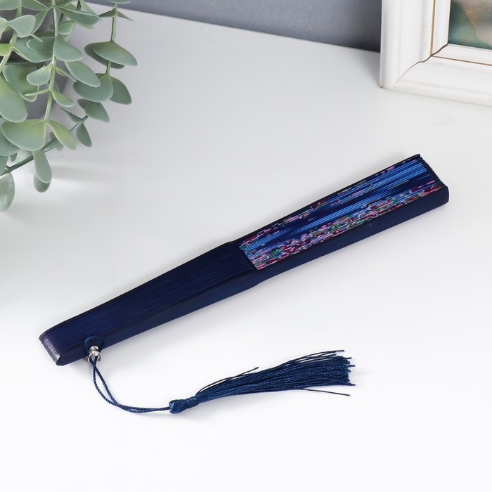 Веер бамбук, текстиль h=21 см  Веер бамбук, текстиль h=21 см "Цветы и бабочки" синий, с кисточкой