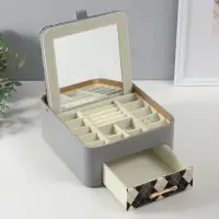 Шкатулка для украшений &laquo;Клетка&raquo;, с зеркалом, искусственная кожа, серая, 20&times;22.5&times;9.5 см