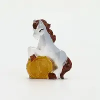Сувенир новогодний «Лошадь с монетой», 3,5 см