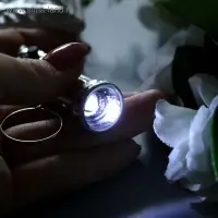 Фонарик брелок для ключей на кольце «Серебряный», 5.7×1.5×1.5 см