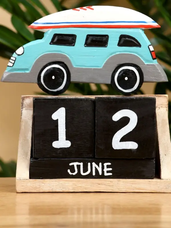 Календарь настольный Календарь настольный "Машинка" дерево 11х5х14 см