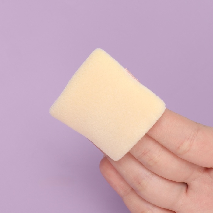 Пуховки для макияжа, набор - 4 шт, d = 5 см / 5,5 × 4,4 см, с держателем, цвет бежевый Пуховки для макияжа, набор - 4 шт, d = 5 см / 5,5 × 4,4 см, с держателем, цвет бежевый
