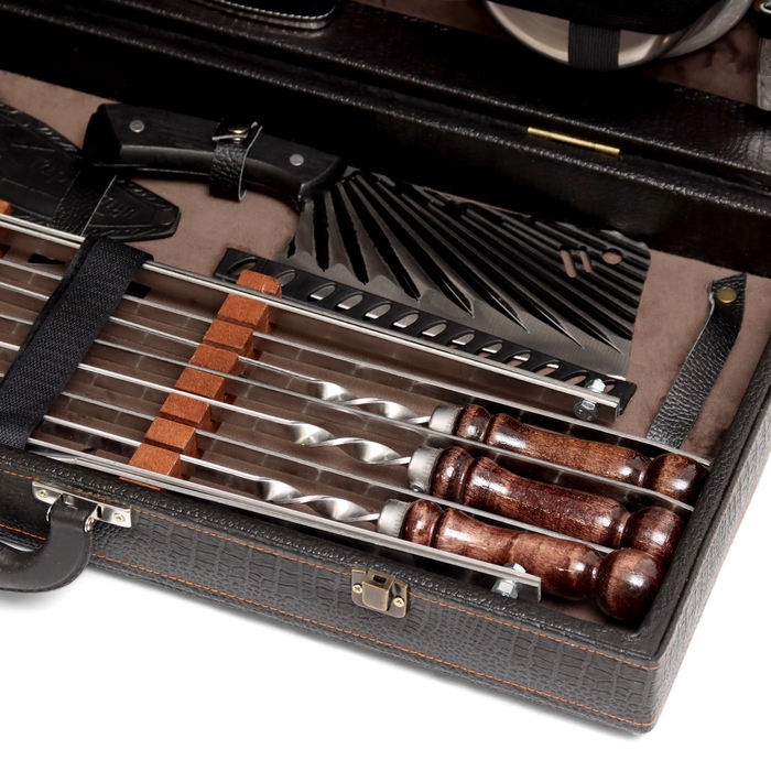 Набор с шампурами подарочный  Набор с шампурами подарочный "Охотник" №10, в кейсе из эко-кожи