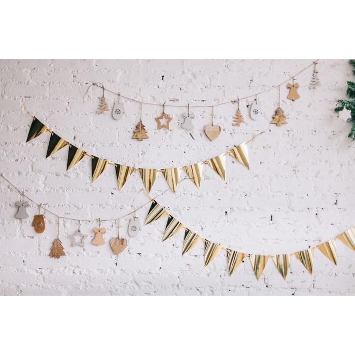 Гирлянда «Флажки на ленте» Гирлянда «Флажки на ленте»