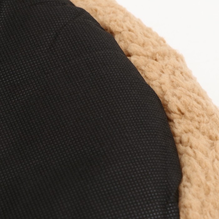 Лежанка для собак и кошек  Лежанка для собак и кошек "Уют", мягкий мех, 45 х 35 х 11 см, коричневая