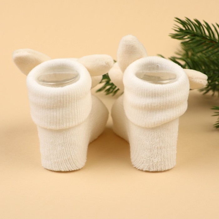 Подарочный набор новогодний: браслетики - погремушки и носочки - погремушки на ножки «Малыши», цвет бежевый Подарочный набор новогодний: браслетики - погремушки и носочки - погремушки на ножки «Малыши», цвет бежевый