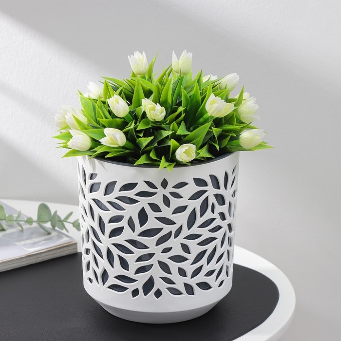 Кашпо для цветов со вставкой Leaves, 2,5 л, d=16,2 см, h=17 см, цвет белый/антрацит Кашпо для цветов со вставкой Leaves, 2,5 л, d=16,2 см, h=17 см, цвет белый/антрацит
