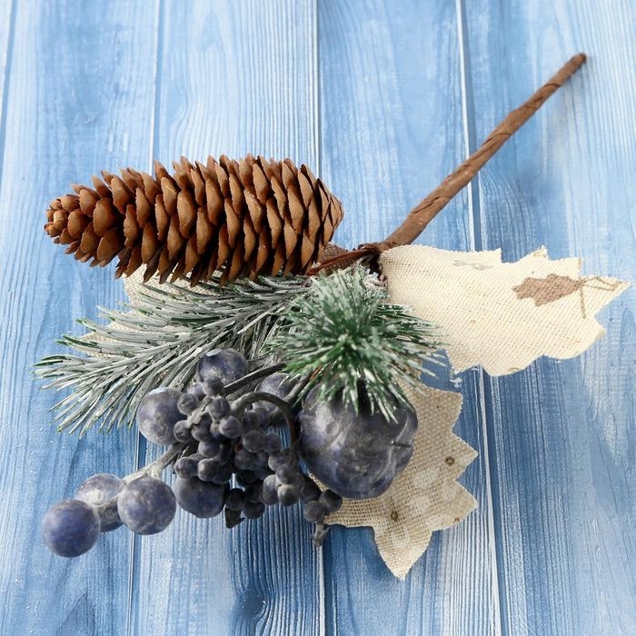 Декор  Декор "Зимнее очарование" шишка черника хвоя, 18 см