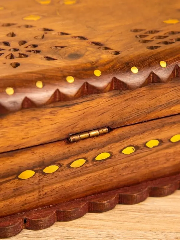 Шкатулка резная  Шкатулка резная "Флористика" 20х12,5х6,5 см, дерево шишам