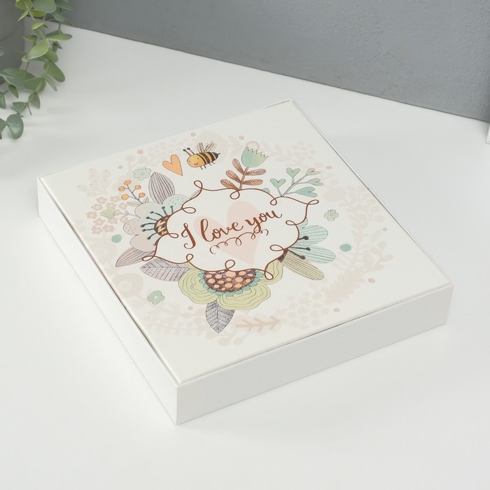 Фотоальбом на 100 фото кожзам 10х15 см  Фотоальбом на 100 фото кожзам 10х15 см "Пчёлка в цветочном букете" в коробке 4х22х23 см