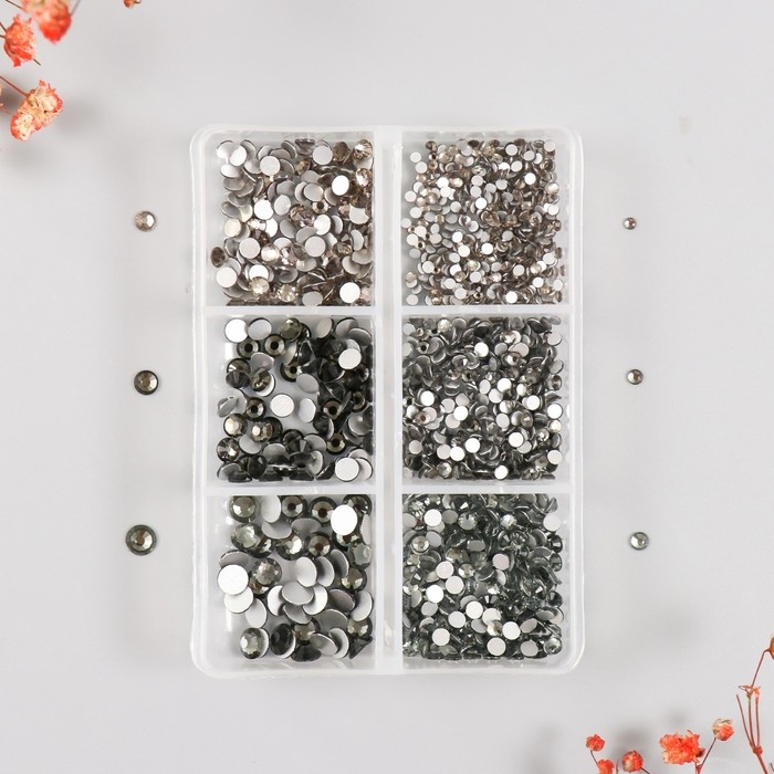 Декор для творчества стекло Декор для творчества стекло "Стразы. Прозрачно-серый" d=2-4,8 мм н-р 1188 шт 6х8х1,5 см