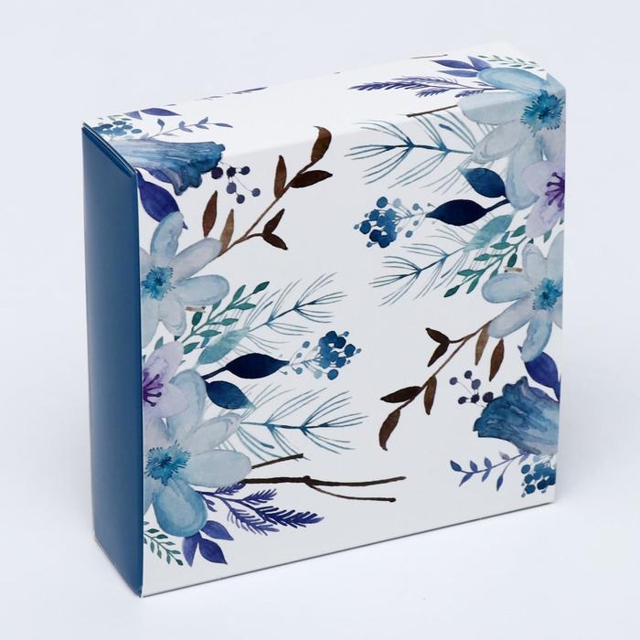 Коробка под 9 конфет с обечайкой  Коробка под 9 конфет с обечайкой " Голубые цветы " с окном 14,5 х 14,5 х 3,5 см