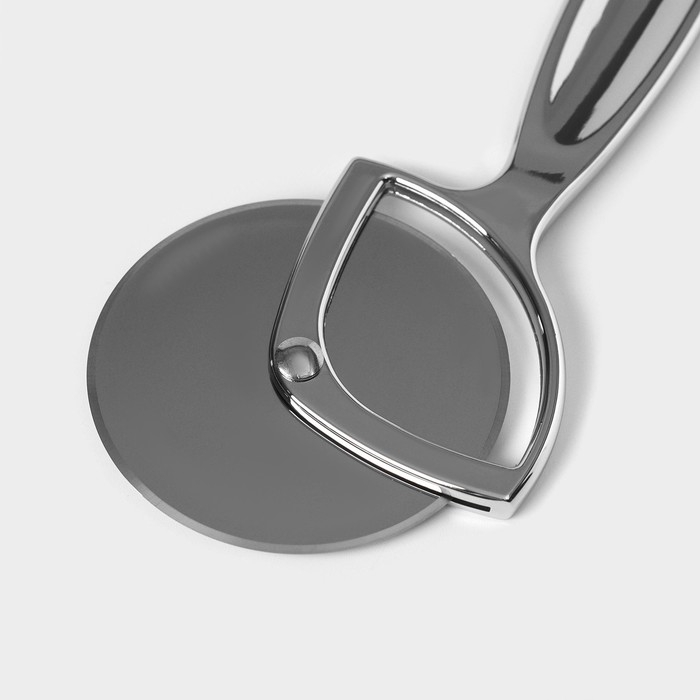 Нож для пиццы и теста Magistro Volt, нержавеющая сталь, цвет серебряный Нож для пиццы и теста Magistro Volt, нержавеющая сталь, цвет серебряный