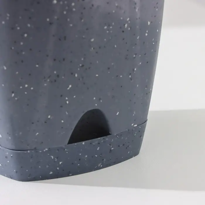 Горшок для цветов с прикорневым поливом «Amsterdam», 1,35 л, d=14 см, темный камень Горшок для цветов с прикорневым поливом «Amsterdam», 1,35 л, d=14 см, темный камень