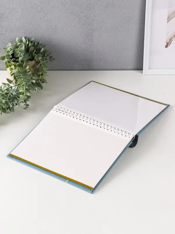 Фотоальбом 10 магнитных листов Фотоальбом 10 магнитных листов "Панда" 23X28см, пер-т внутр.спираль