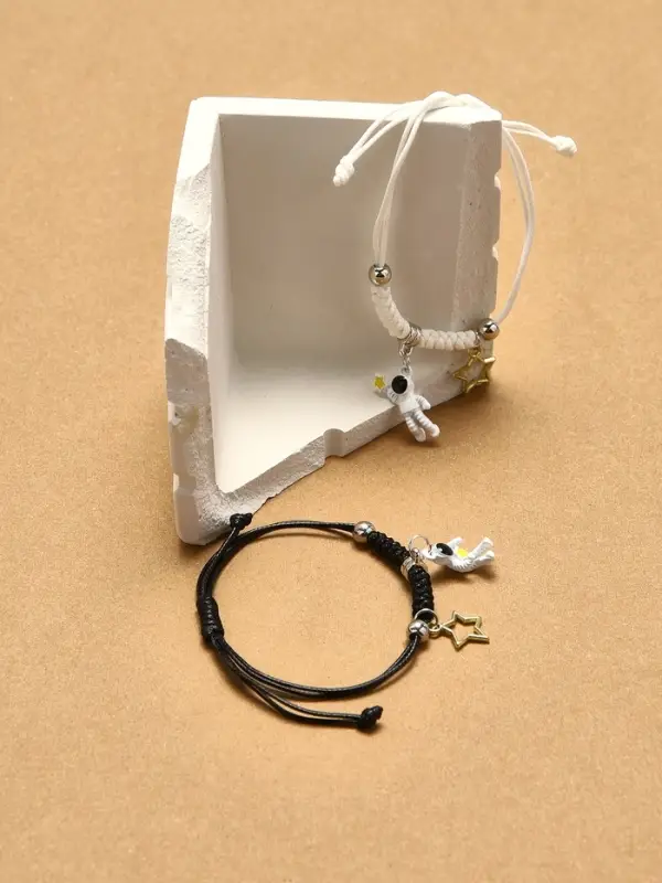 Браслеты парные &laquo;Неразлучники. Космонавты со звёздами&raquo;, d=7 см, набор 2 шт. чёрный, белые