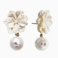 Серьги "Цветок с жемчугом", цвет молочный в золоте Серьги "Цветок с жемчугом", цвет молочный в золоте