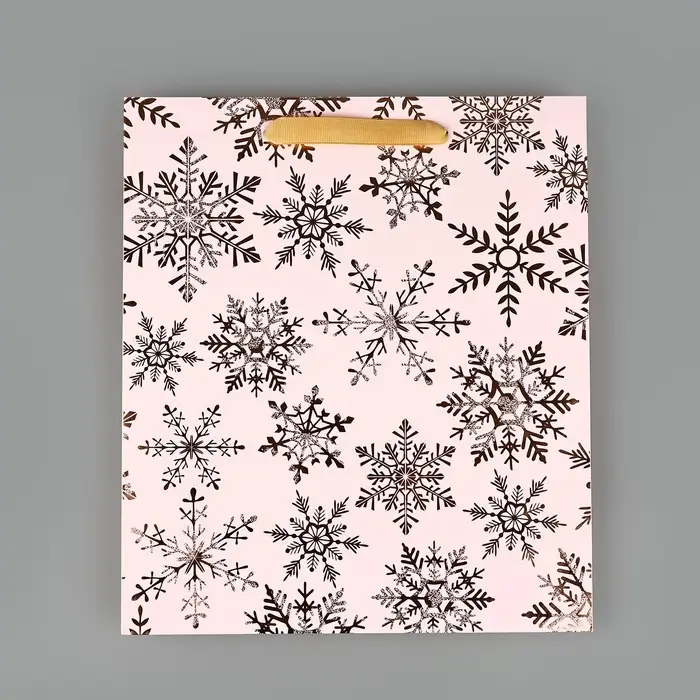 Пакет подарочный новогодний ламинированный &laquo;Вьюга&raquo;, тиснение, M 30&times;26&times;9 см