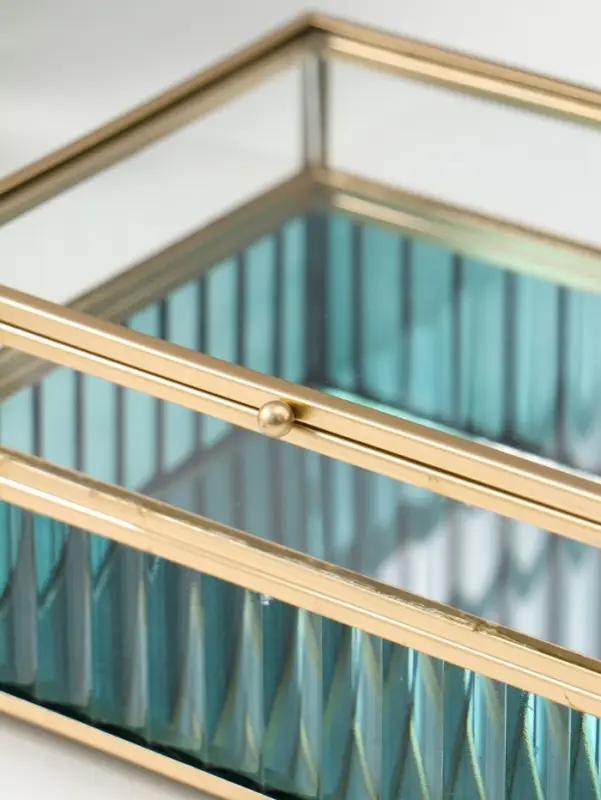 Шкатулка стекло с металлическим каркасом  "Линии по низу" голубая 14х18х9,5 см