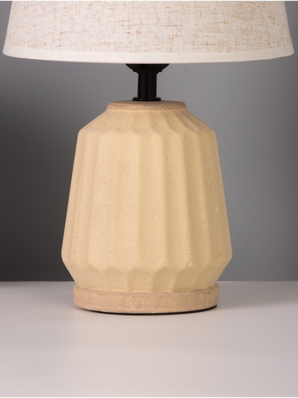 Лампа настольная Лампа настольная "Грани" 1х40Вт Е27 бежевый 20х20х31см МОДЕЛЬ: