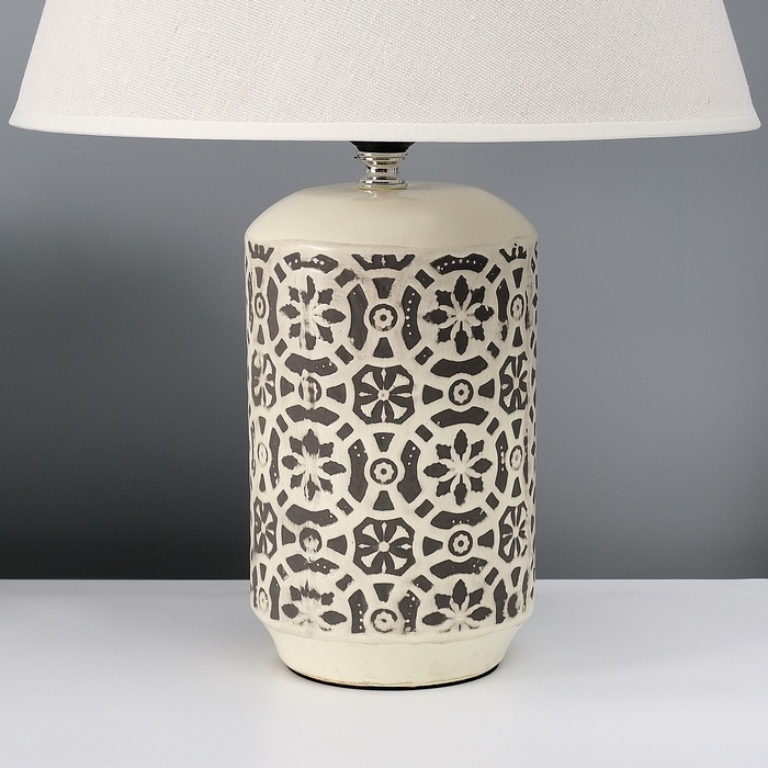 Настольная лампа с абажуром RISALUX «Ивела», Е27, 40 Вт, 30×30×39 см Настольная лампа с абажуром RISALUX «Ивела», Е27, 40 Вт, 30×30×39 см