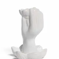 Подставка для благовоний &laquo;Цветок в руке&raquo;, стелющийся дым, 7&times;7&times;11 см
