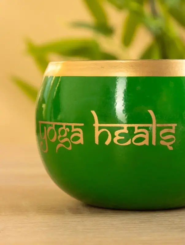 Свеча в чаше Yoga heal the soul зелёная, соевый воск 200 гр 8,5х7 см