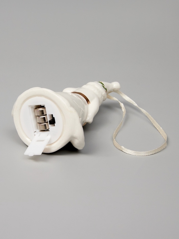 Светодиодная подвеска Светодиодная подвеска "Дед Мороз в белом" 10.8х6.4х5, 1 LED, LR44x3(в компл.), Т/БЕЛЫЙ