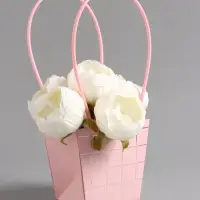 Сумка для цветов розовая влагостойкая, 13x9.5x13±5% см Сумка для цветов розовая влагостойкая, 13x9.5x13±5% см