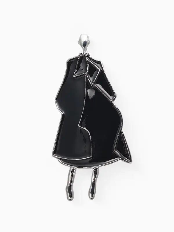 Брошь "Дама в пальто" с эмалью, цвет чёрный в серебре