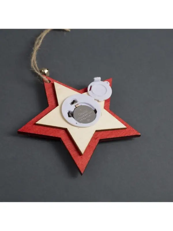 Ёлочная игрушка &laquo;Красная звезда с оленем&raquo;, 10&times;10&times;2 см, 4 LED, от батареек, свечение тёплое белое