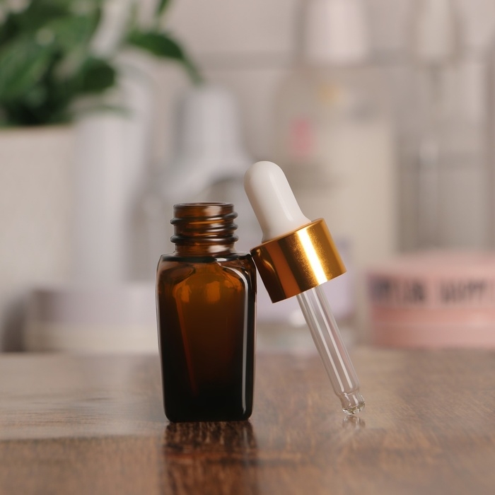 Бутылочка для хранения, с пипеткой, 10 мл, цвет коричневый/золотой Бутылочка для хранения, с пипеткой, 10 мл, цвет коричневый/золотой