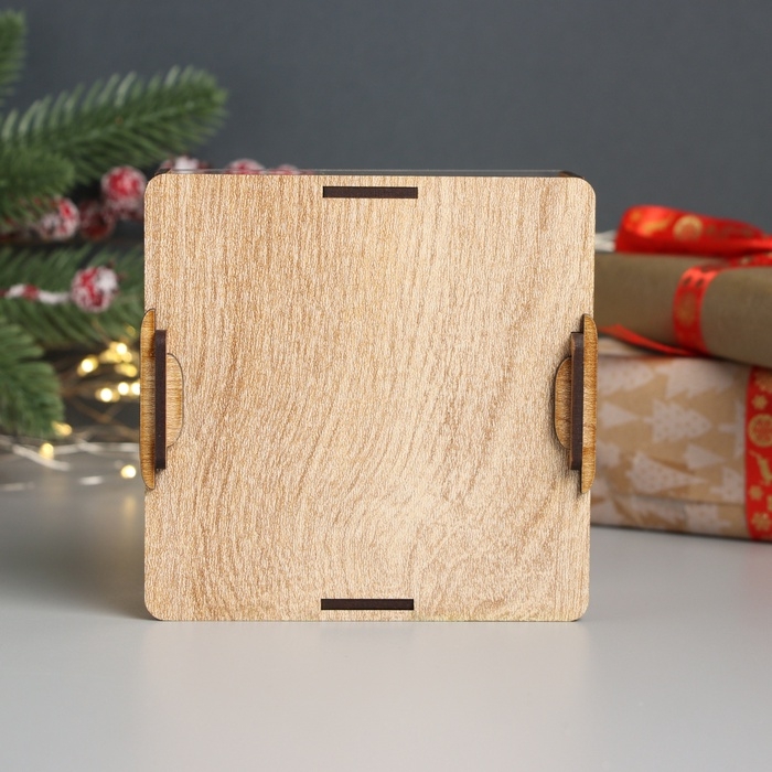 Новогодняя копилка с акрилом  Новогодняя копилка с акрилом "Змея. Праздник" 12х12х4 см