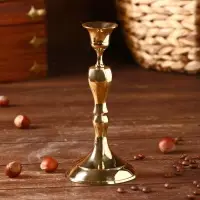 Подсвечник металлический на 1 свечу &laquo;Ричард&raquo;, латунь, 8.5&times;8.5&times;18 см