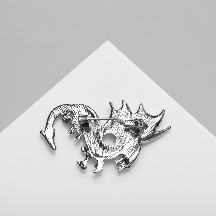 Брошь «Дракон» с сердечком, цветная в серебре Брошь «Дракон» с сердечком, цветная в серебре