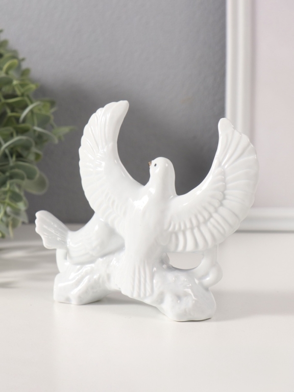Сувенир керамика "Белые голуби на цветочной ветке" с золотом 3,5х13,5х11 см