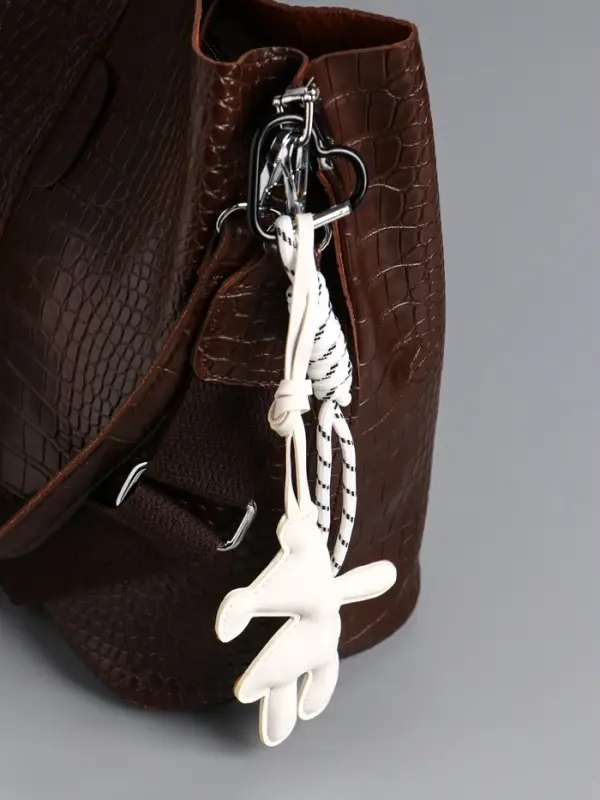 Брелок на карабине кожзам, текстиль  Брелок на карабине кожзам, текстиль "Медведь" белый, с узлом 27х8,8х1,5 см