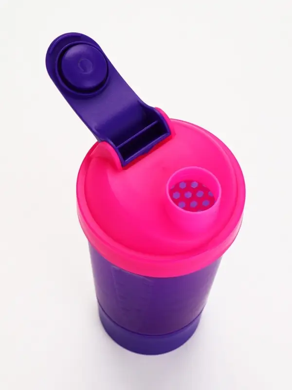 Шейкер спортивный для коктейлей и протеина, с чашей, 500 мл