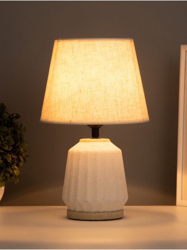 Лампа настольная Лампа настольная "Грани" 1х40Вт Е27 белый 20х20х31см МОДЕЛЬ: