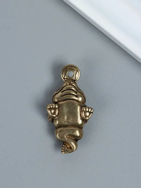 Сувенир латунь "Денежная жаба с монетой" набор 2 шт 1,9х3,4 см