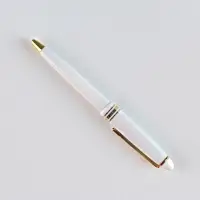 Ручка шариковая, белая, пластик