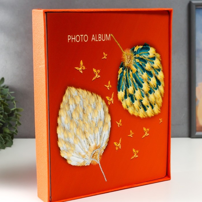 Фотоальбом на 100 фото 13х18 см Фотоальбом на 100 фото 13х18 см "Опахало из перьев и бабочки" в коробке, дерево 29,5х4х23 см 75755