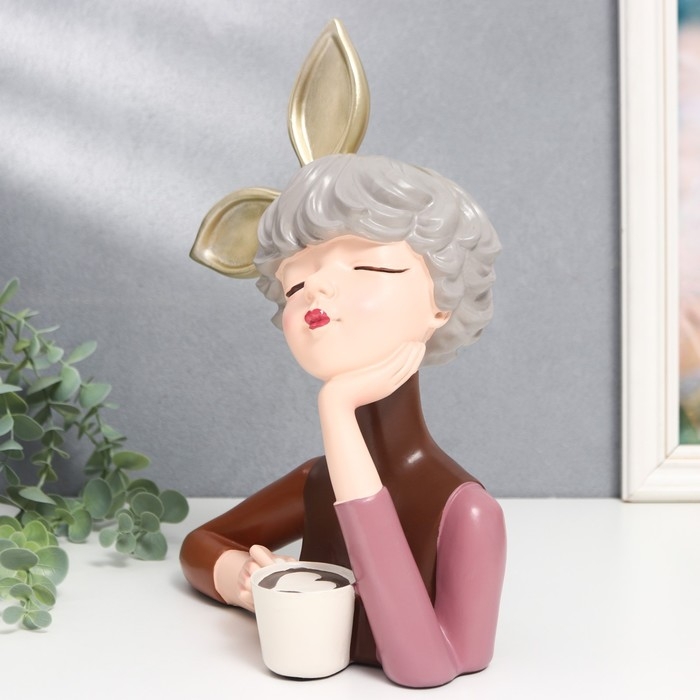 Сувенир полистоун Сувенир полистоун "Девушка с кружкой" 28,5х12х21 см